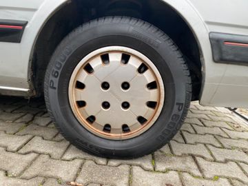 Fahrzeugabbildung Mazda 626 2.0 Oldtimer*H-Kennzeichen*Elektr. Fensterh*