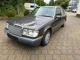 Mercedes-Benz E 230 Limousine*Automatik*Klima* - gebrauchte Mercedes-Benz E 230 aus dem Jahr 1990