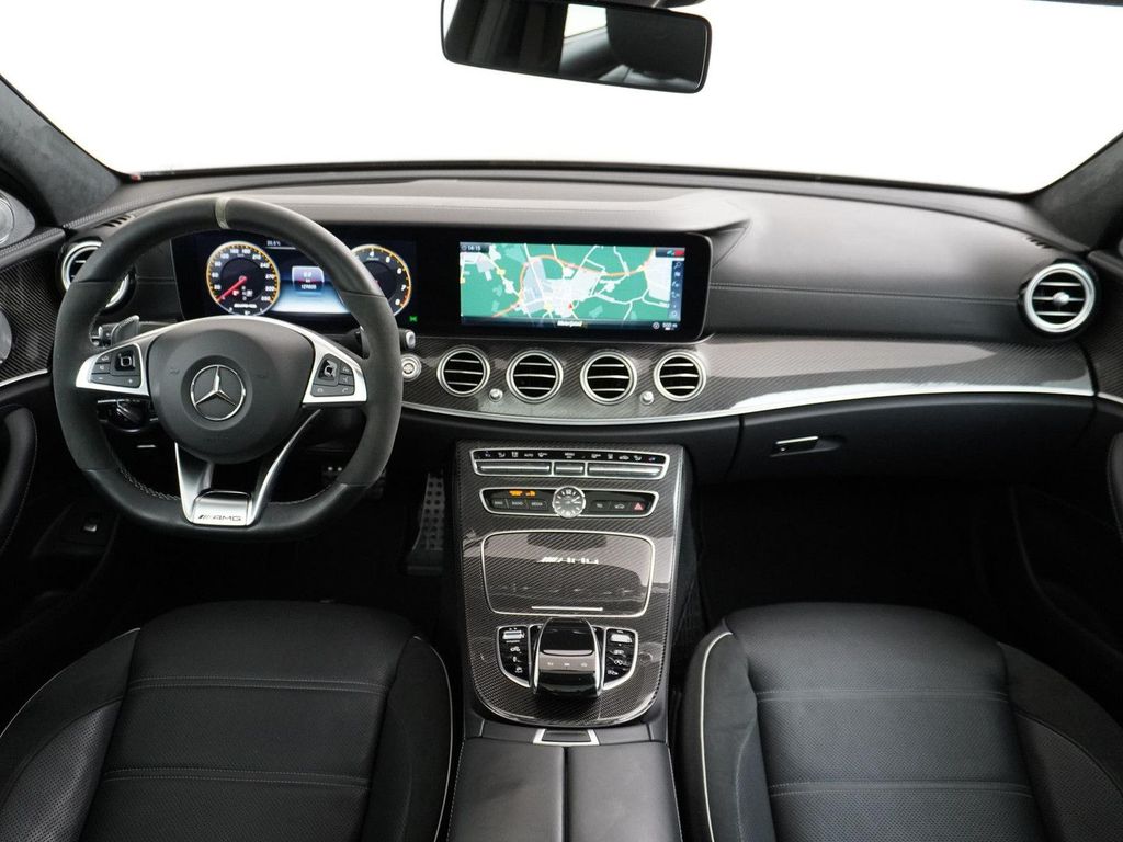 Mercedes-Benz E 63 AMG S 4MATIC+ Händlerwartung panorama dach