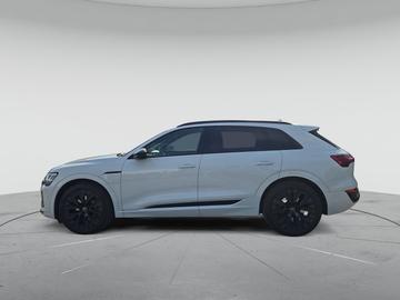 صورة 6 لـ 2023 AUDI Q8 E-TRON