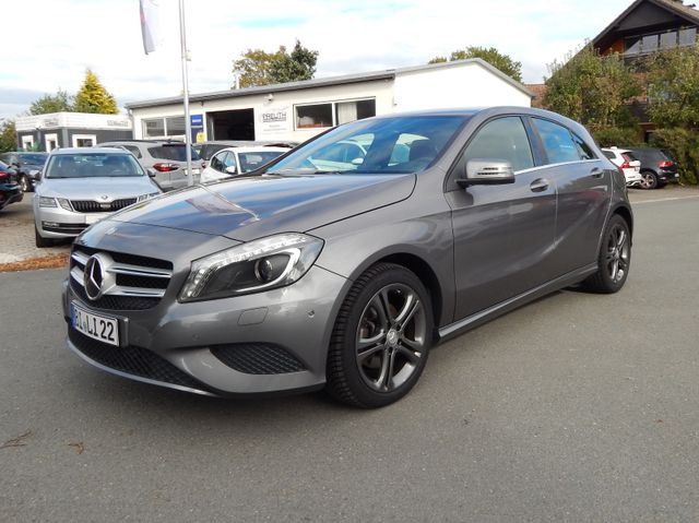 Mercedes-Benz A 200 BlueEfficiency~Autom.~NAVI~TEILLEDER~XENON