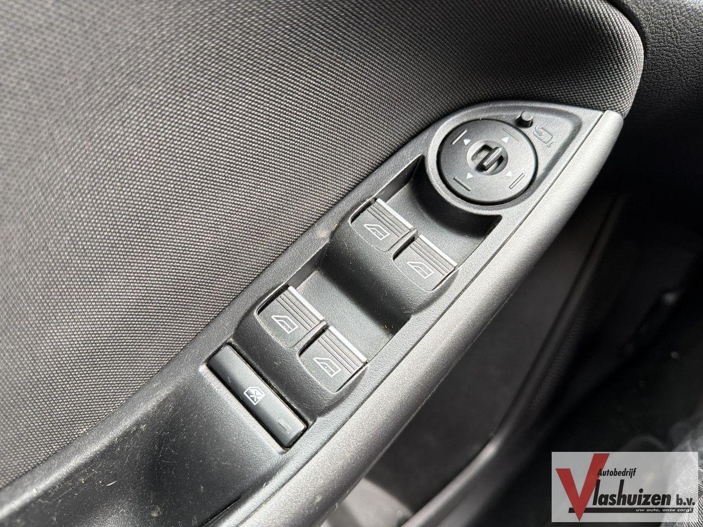 Ford Focus 2014 — photo 19