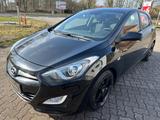 Hyundai i30 1.4 Classic - Hyundai i30 mit Benzin-Antrieb: Kleinwagen