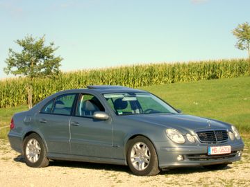 Mercedes E 200 - 3