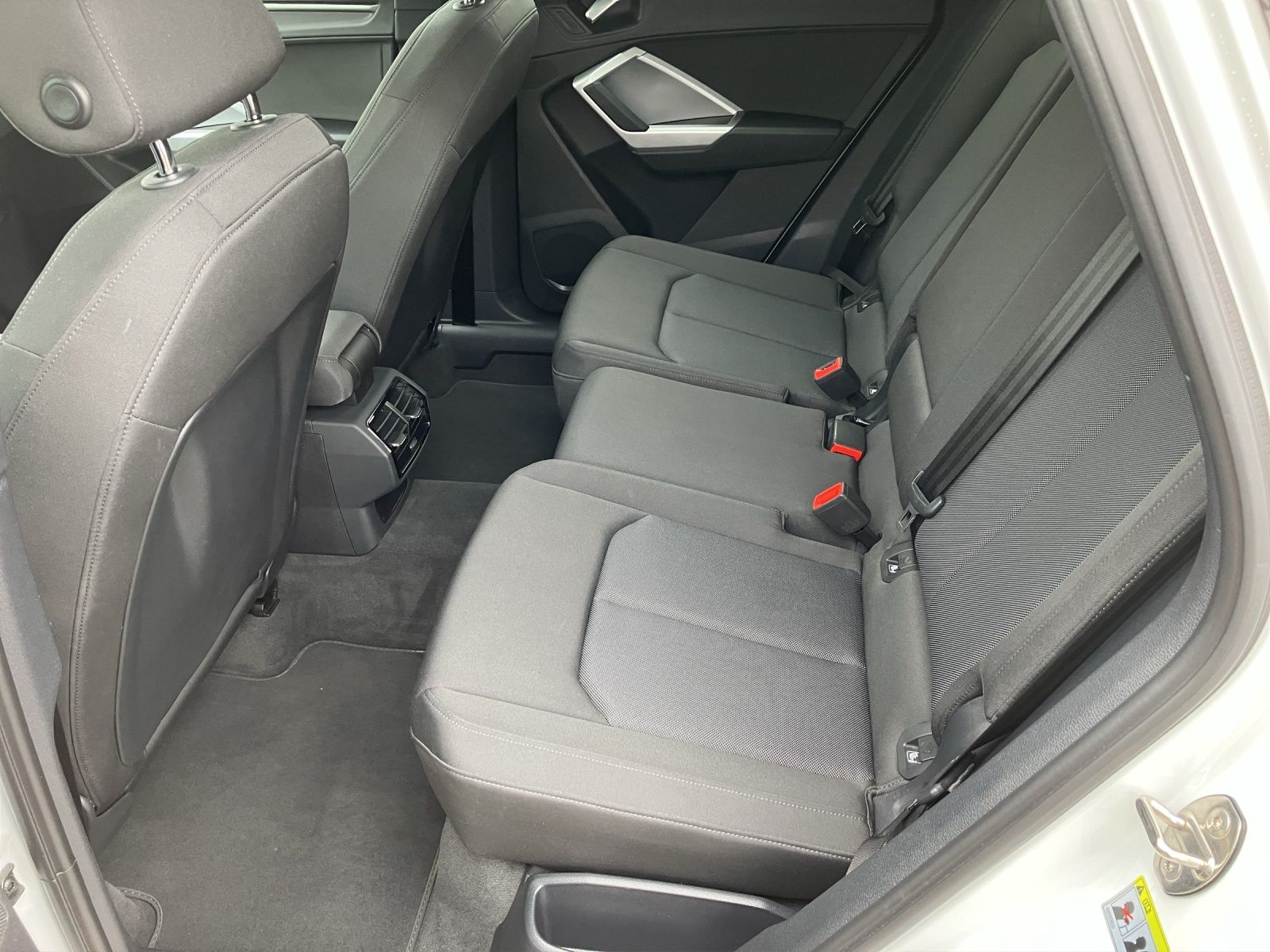 Fahrzeugabbildung Audi Q3 35 TFSI S line