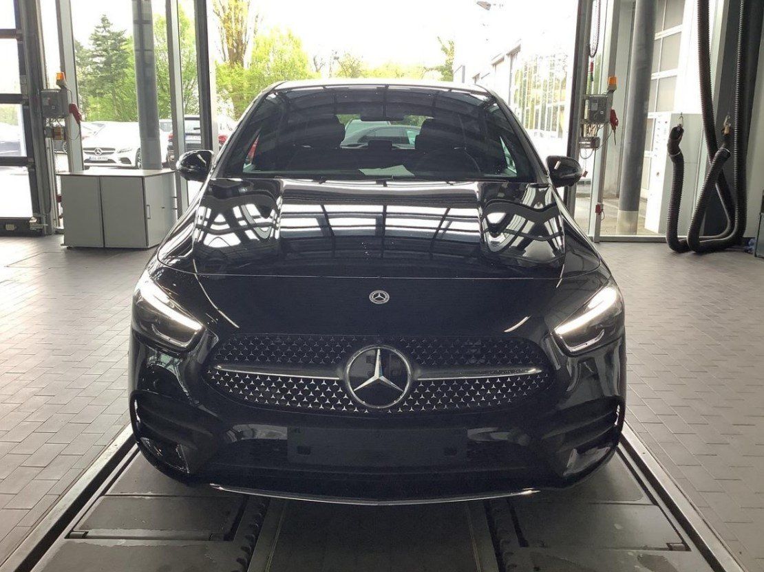 Fahrzeugabbildung Mercedes-Benz B220d AMG Prem+ AHK Pano HUD Memo MLED 360°DISTR