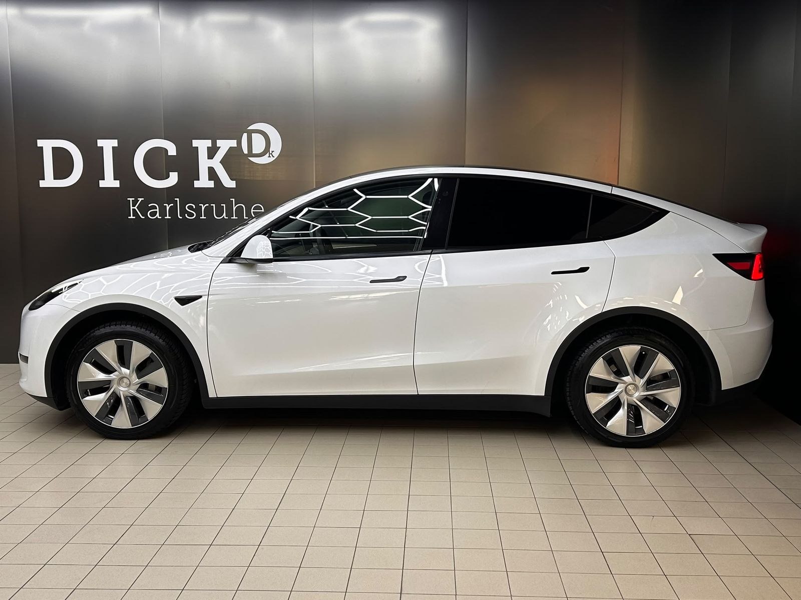 Tesla Model Y Long Range Dual AWD LED NAV SHZ 360 ACC foto 6