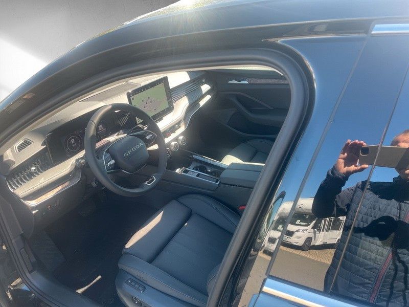 Skoda Superb - Bild 4