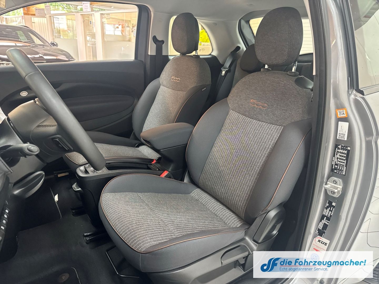 Fahrzeugabbildung Fiat 500 e Icon Navi Digitales Cockpit Memory Sitze A
