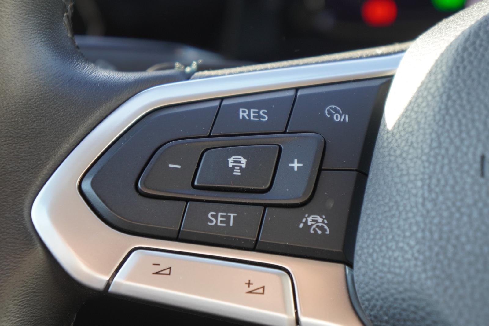 Volkswagen Golf VIII Variant 2.0 TDI DSG Life Standheizung, миниатюра 24
