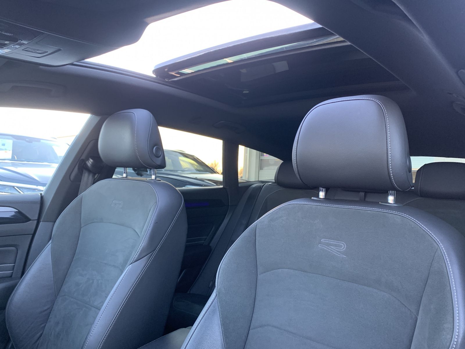 Fahrzeugabbildung Volkswagen Arteon Shooting Brake 2.0 TDI*R-Line*4Motion*AHK