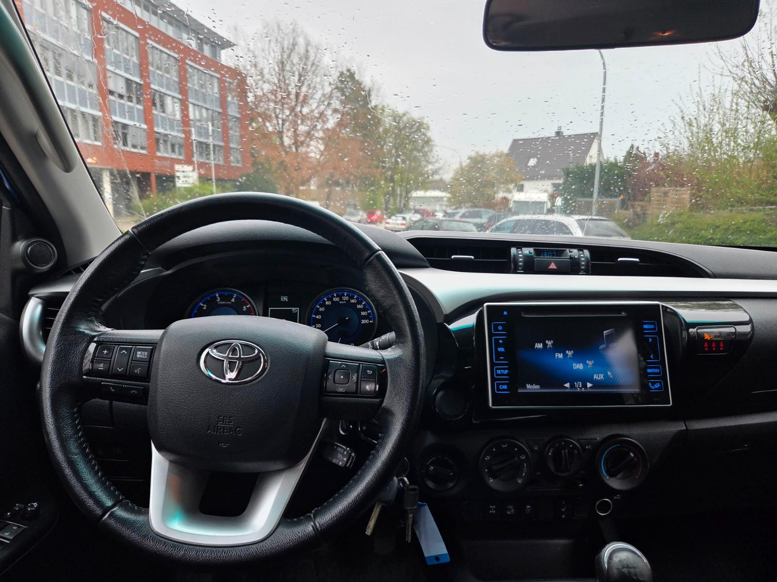 Toyota Hilux Double Cabine 2.4D 150ch - 1 ère main - Hardtop - Carnet entretien - Sièges chauffants
