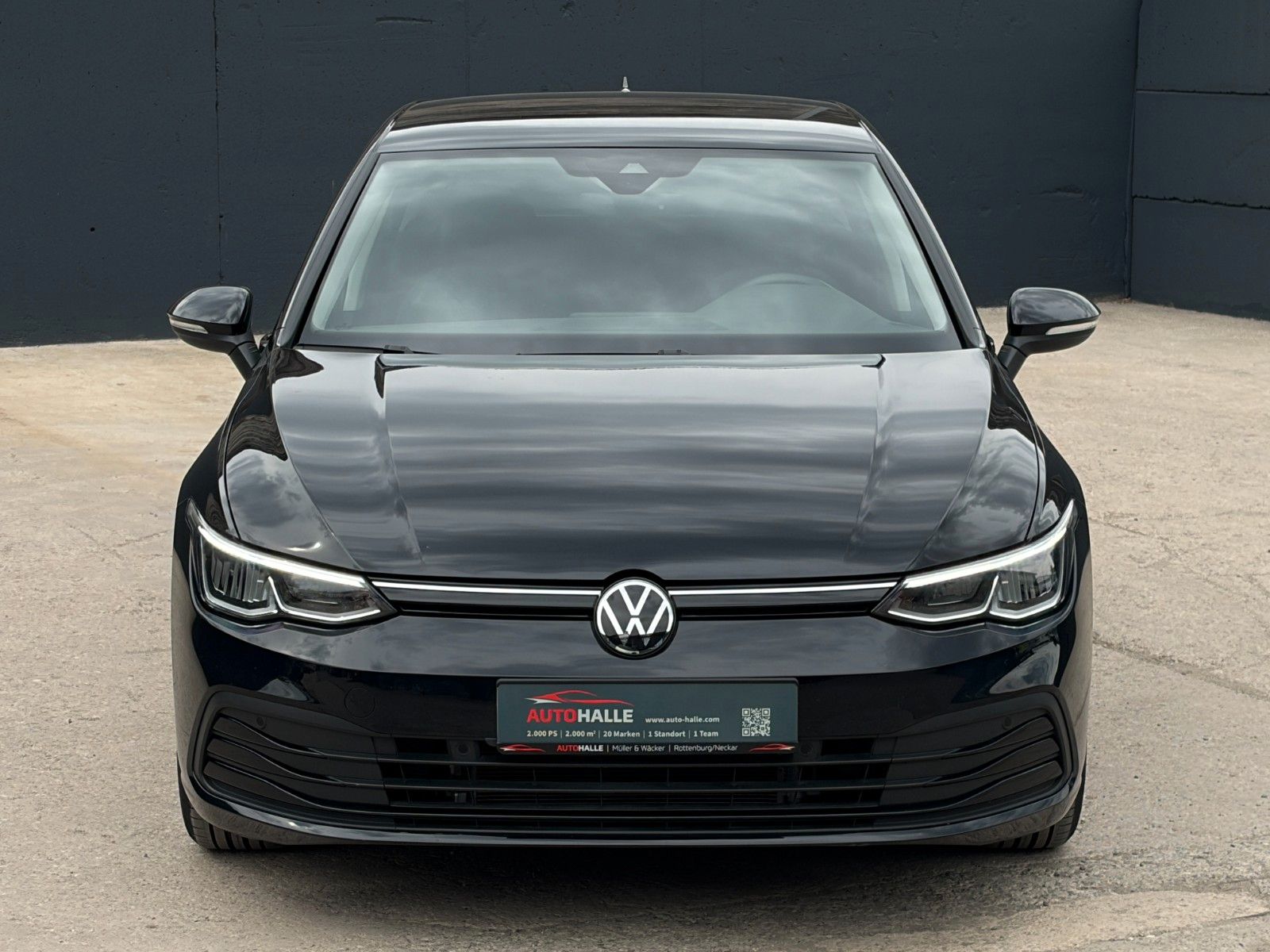 Fahrzeugabbildung Volkswagen Golf VIII Life 1.5 TSI ACC PDC NAV LHZ 3Z-KLIMA