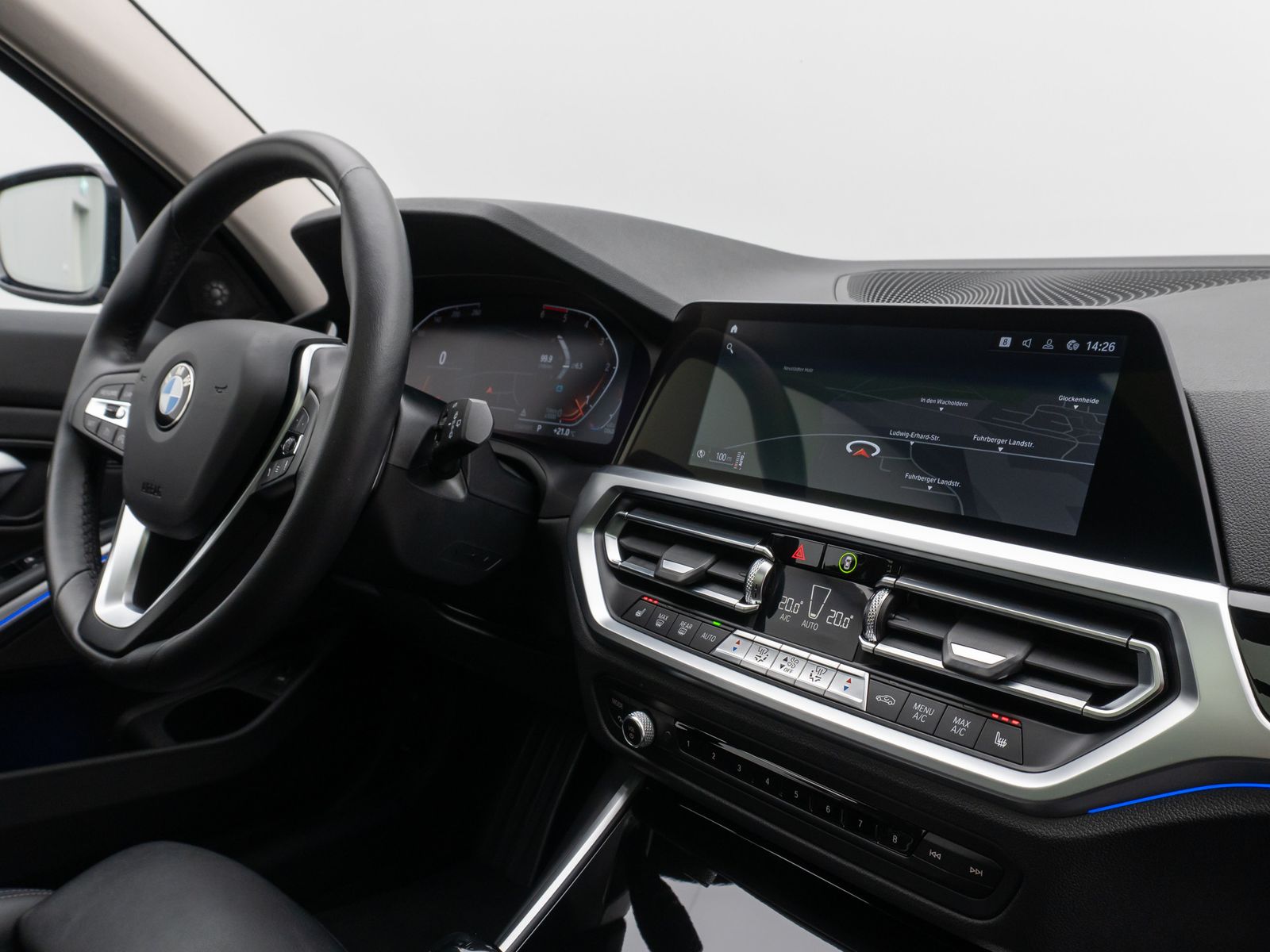 Fahrzeugabbildung BMW 330d xD Sport Line Kamera Panorama HUD DAB H/K