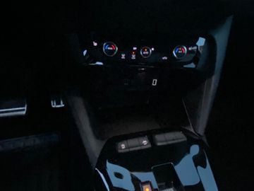 Bild 14 Opel CORSA GS LINE 100 PS AUTOMATIK PDC RFK NAVI SHZ