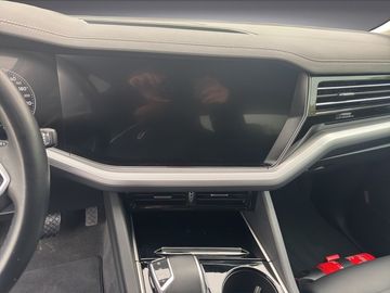 Volkswagen Touareg - 12