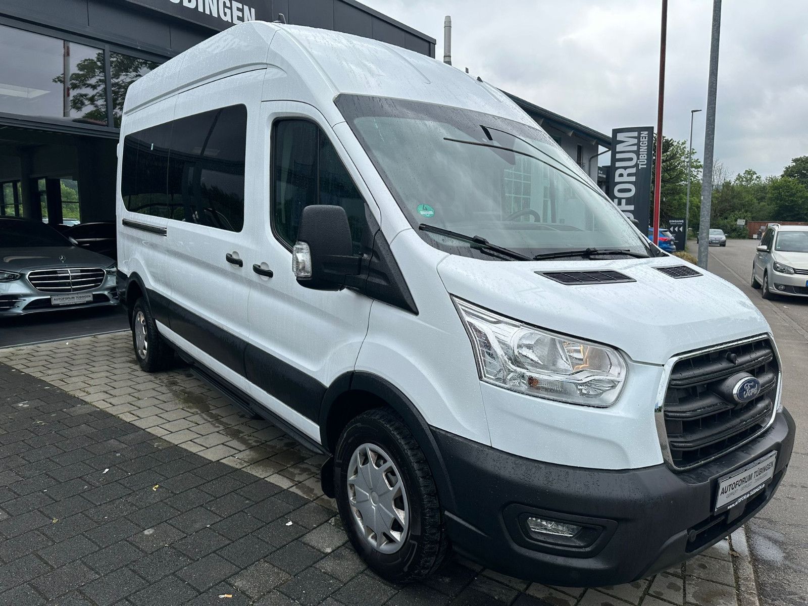 Fahrzeugabbildung Ford Transit 410 BUS L3H3 *12SITZE*ACC*SPUR*KAMERA*FS