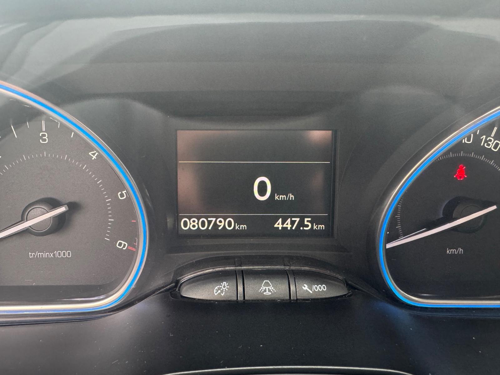 Peugeot  2008 Allure BlueHDi 120 Allure Sitzheizung-Navi