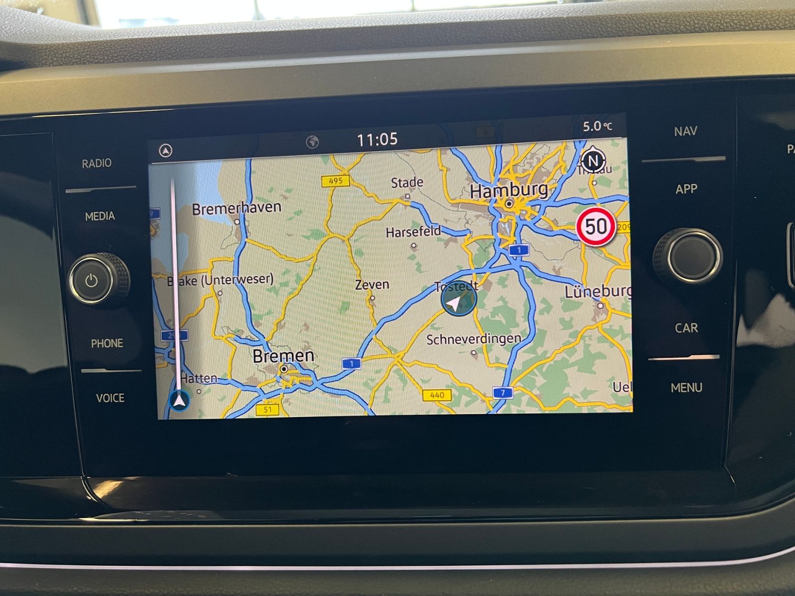 Fahrzeugabbildung Volkswagen Taigo R-Line 1.5 TSI DSG *AHK, Navi, "IQ.DRIVE"*