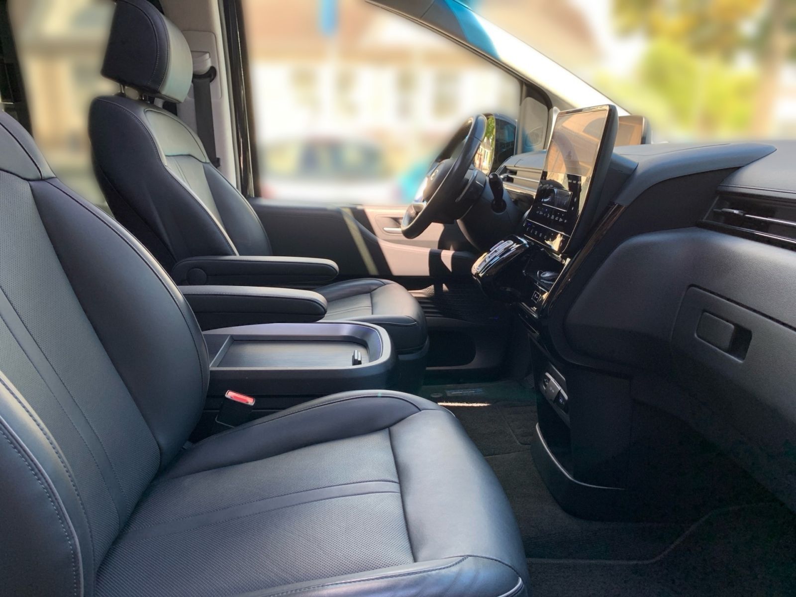 Fahrzeugabbildung Hyundai STARIA 2.2 CRDi Signature 4WD Panorama