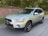Mitsubishi Outlander 2.0 Klima/Teilleder/Alu - Mitsubishi Outlander in Essen