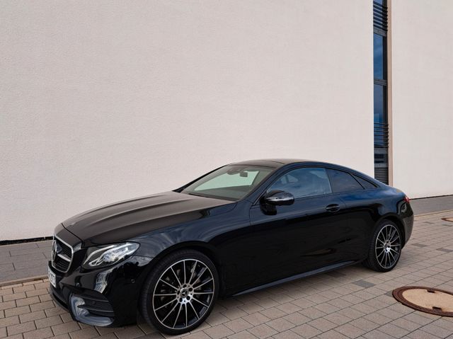 Mercedes-Benz Coupe E 220 d 4Matic/AMG-L/NIGHT/DIST/PANO/LED*