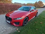 Jaguar XE D180 R-DYNAMIC SE AWD R-DYNAMIC SE - Jaguar XE: R Dynamic Se