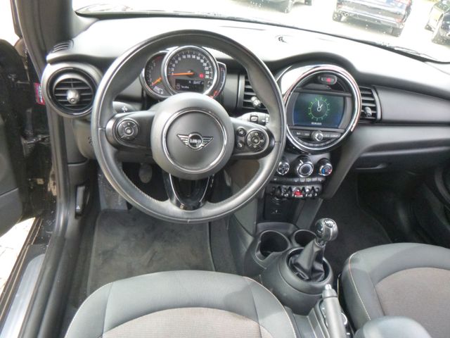 Fahrzeugabbildung MINI ONE >Sitzheizung/Einparkhilfe<