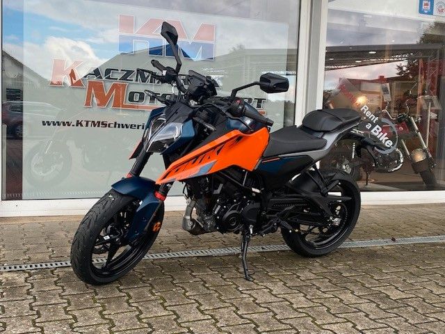 KTM Duke 125 Modell 24 / sofort lieferbar