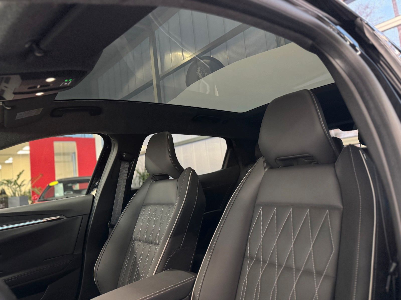 Fahrzeugabbildung Mitsubishi Eclipse Cross EV Diamant TOP Luxury-Paket + 22KW