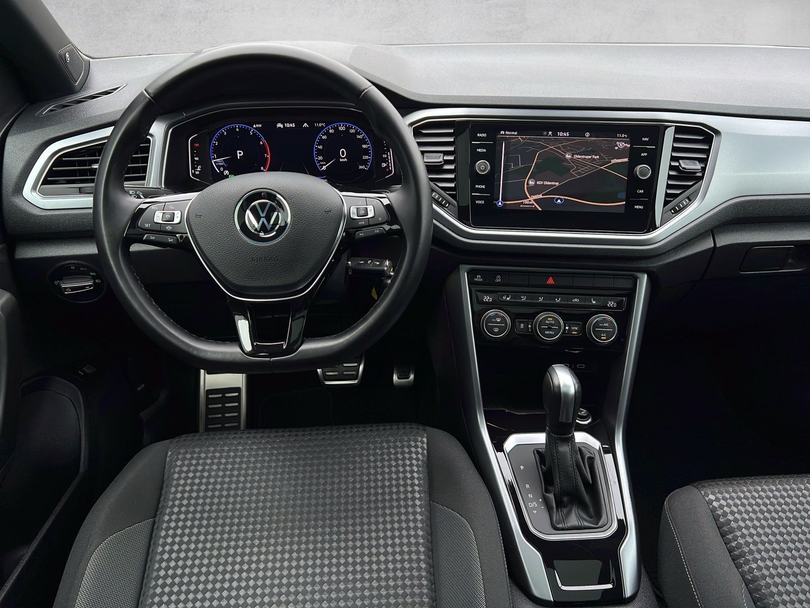 T-Roc Active 1.5 TSI DSG AHK*Navi*Pano*Standhzg.