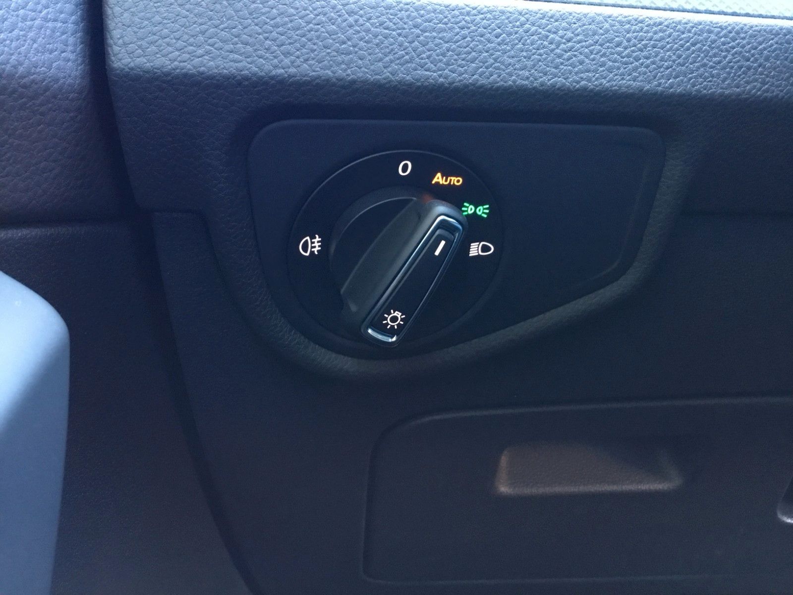 Fahrzeugabbildung Volkswagen Touran 1.5 TSI DSG Goal+LED+AHK+7Sitzer+Kamera