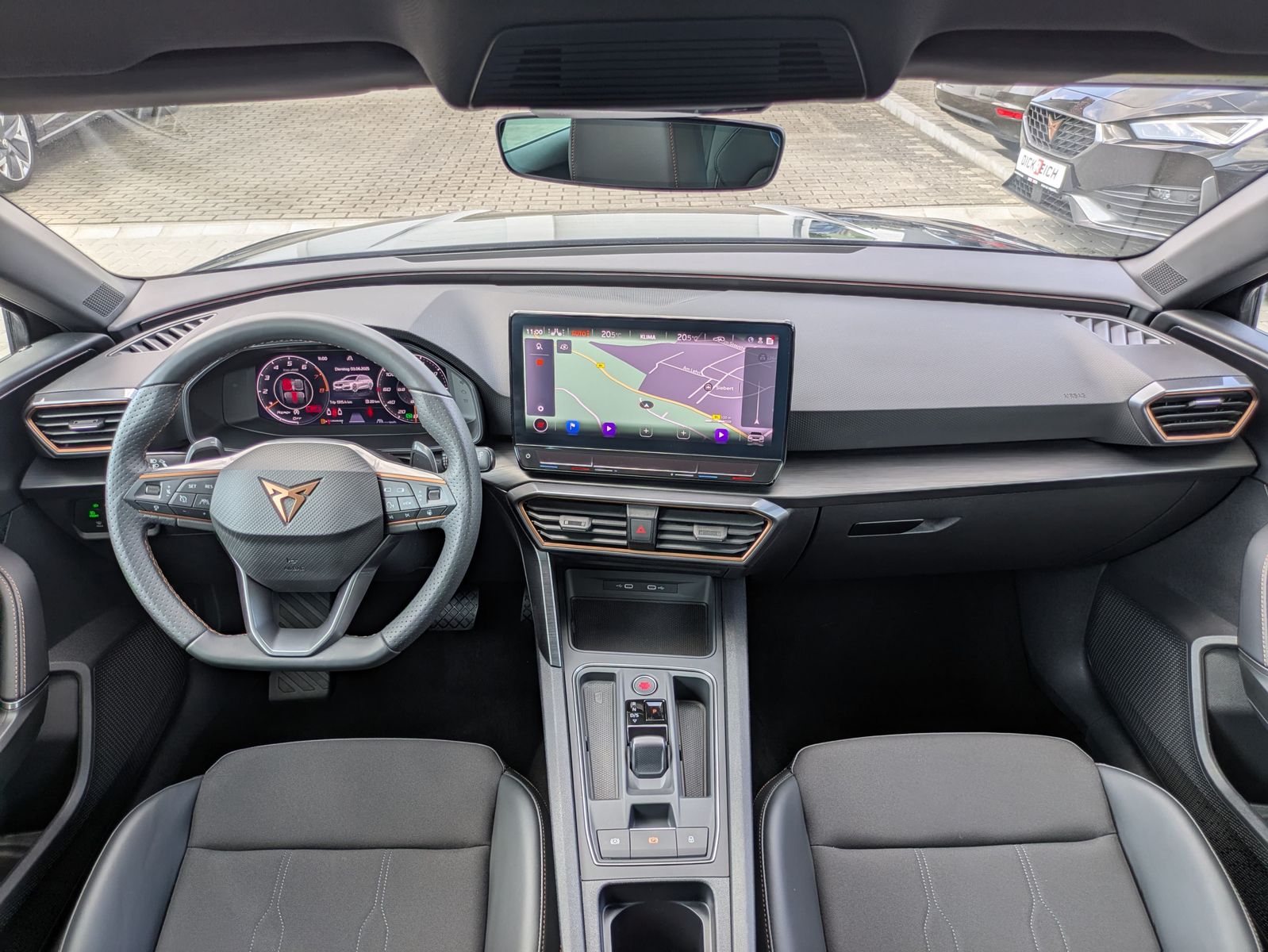 Fahrzeugabbildung CUPRA Leon 1.5 eTSI DSG MATRIX-LED*ACC*APP*KAMERA*18"