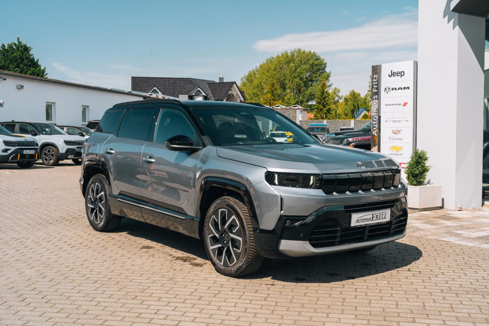 Jeep Compass Summit - 1,2l , Massage, Head-up , Focal