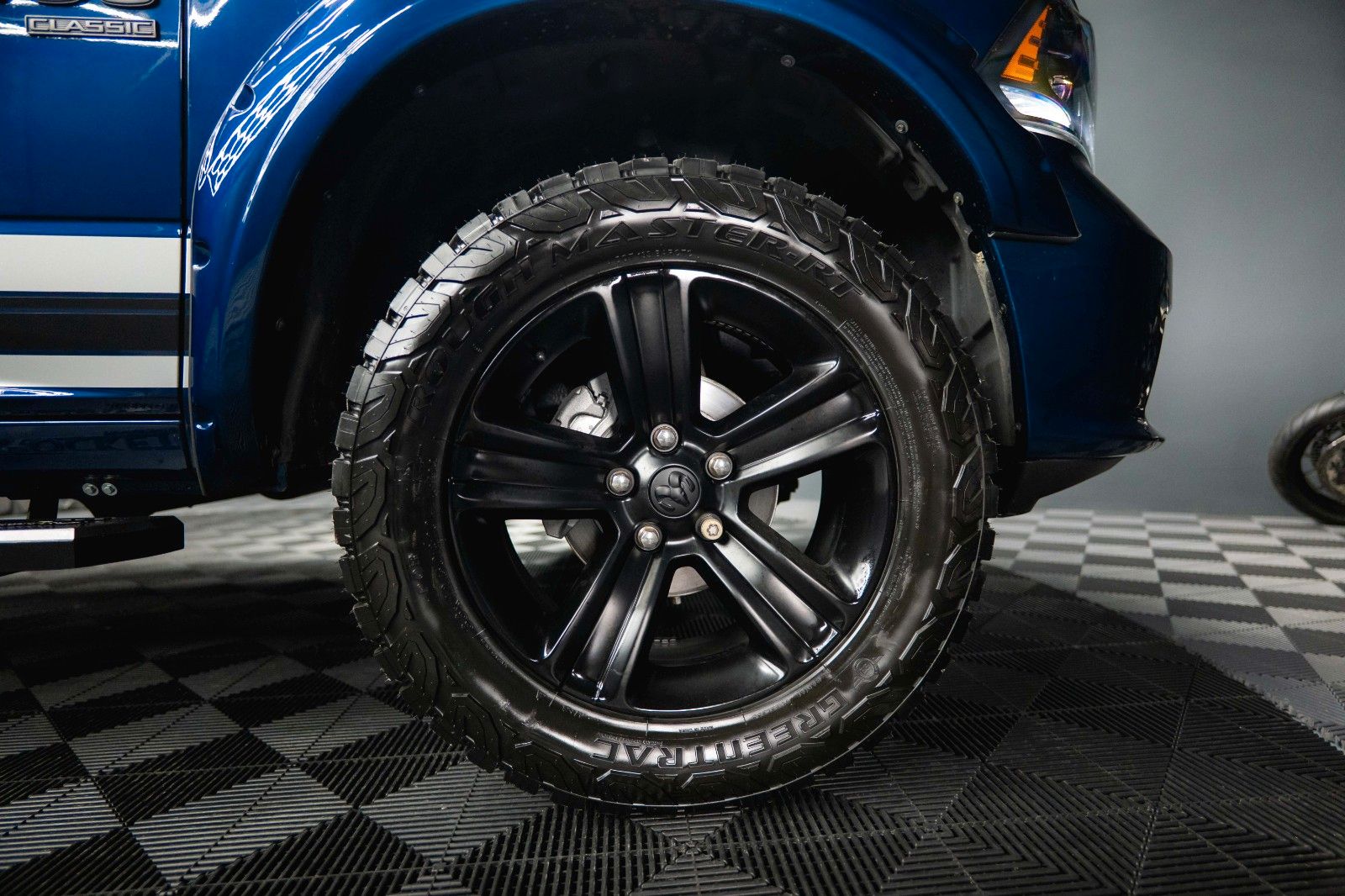 Fahrzeugabbildung Dodge RAM 5.7 V8 HEMI 4x4 OFFROAD Night-Paket *LED*AHK