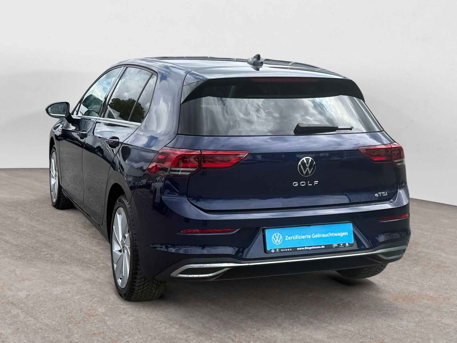 Volkswagen Golf VIII 1.5 eTSI DSG Style LED Kamera App-Con foto 4