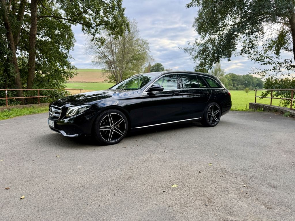 Image of Mercedes-Benz E 200