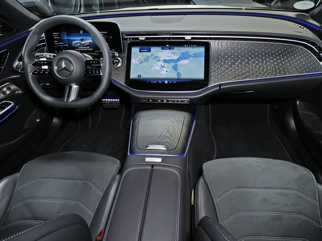 Mercedes-Benz E 220 d T AMG NIGHT PANO DISTRONIC 4D-SOUND