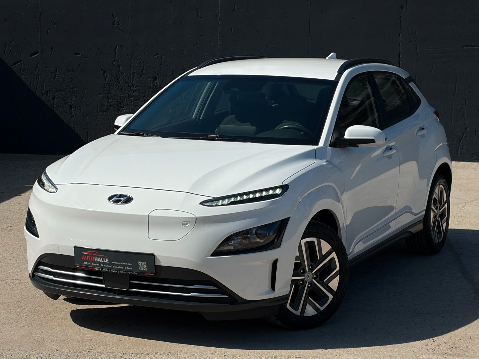 Fahrzeugabbildung Hyundai KONA E Select SHZ LHZ ACC LKA LFA Navi CarPlay
