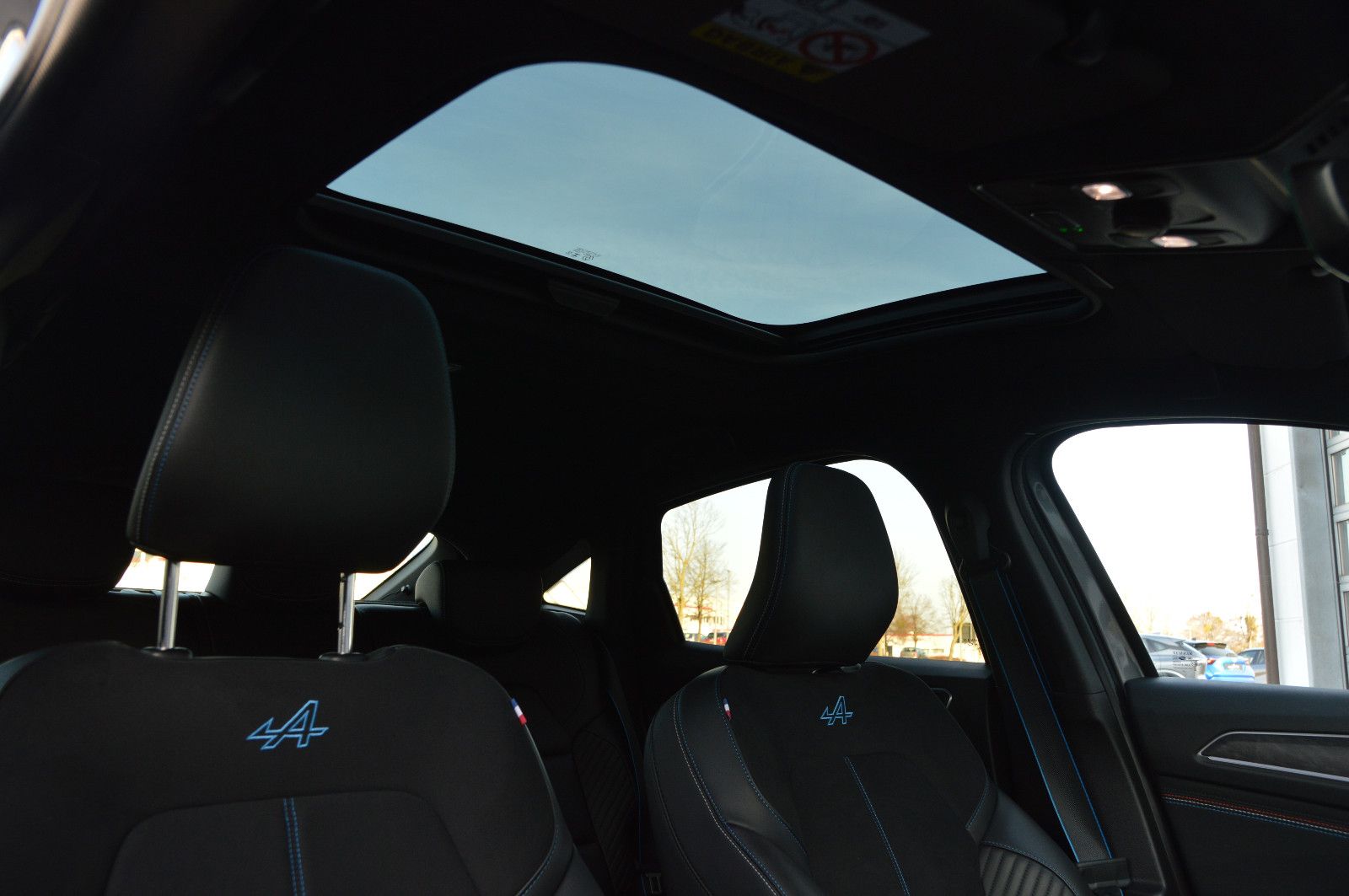 Fahrzeugabbildung Renault Arkana TCe 160 Mild-Hybrid Schiebedach Esprit A