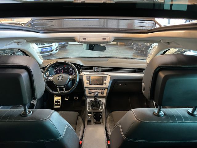 Volkswagen Passat Alltrack *PANO*3-Zonen*Keyless*AHK*