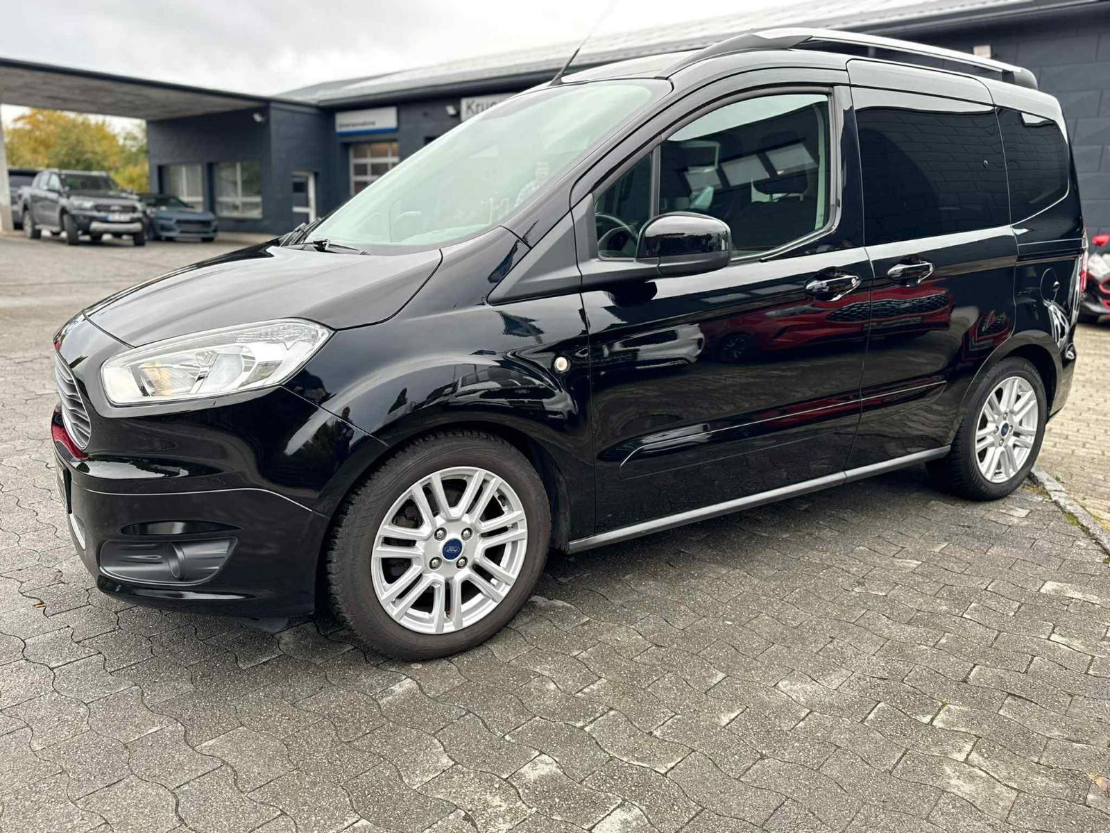 Ford Tourneo Courier 1.0 EcoBoost 74kW Titanium