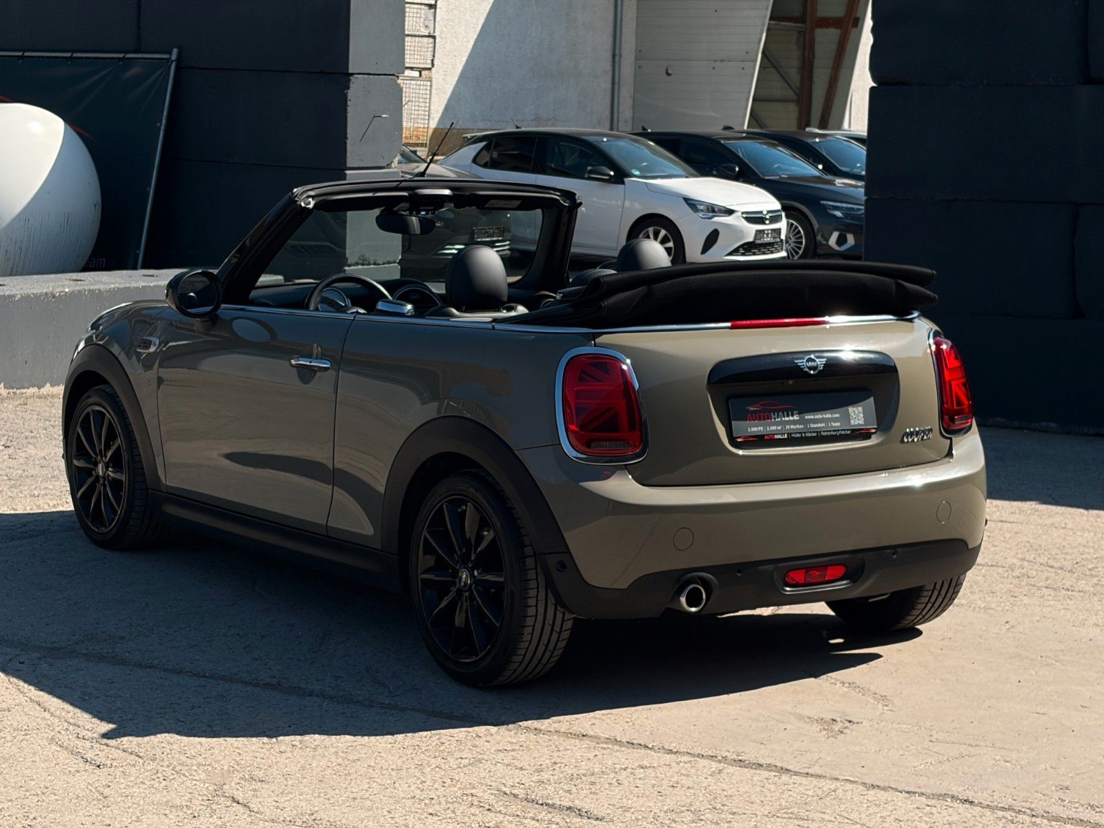 Fahrzeugabbildung MINI Cooper Cabrio SHZ PDC 2Z Klima Navi CarPlay LED