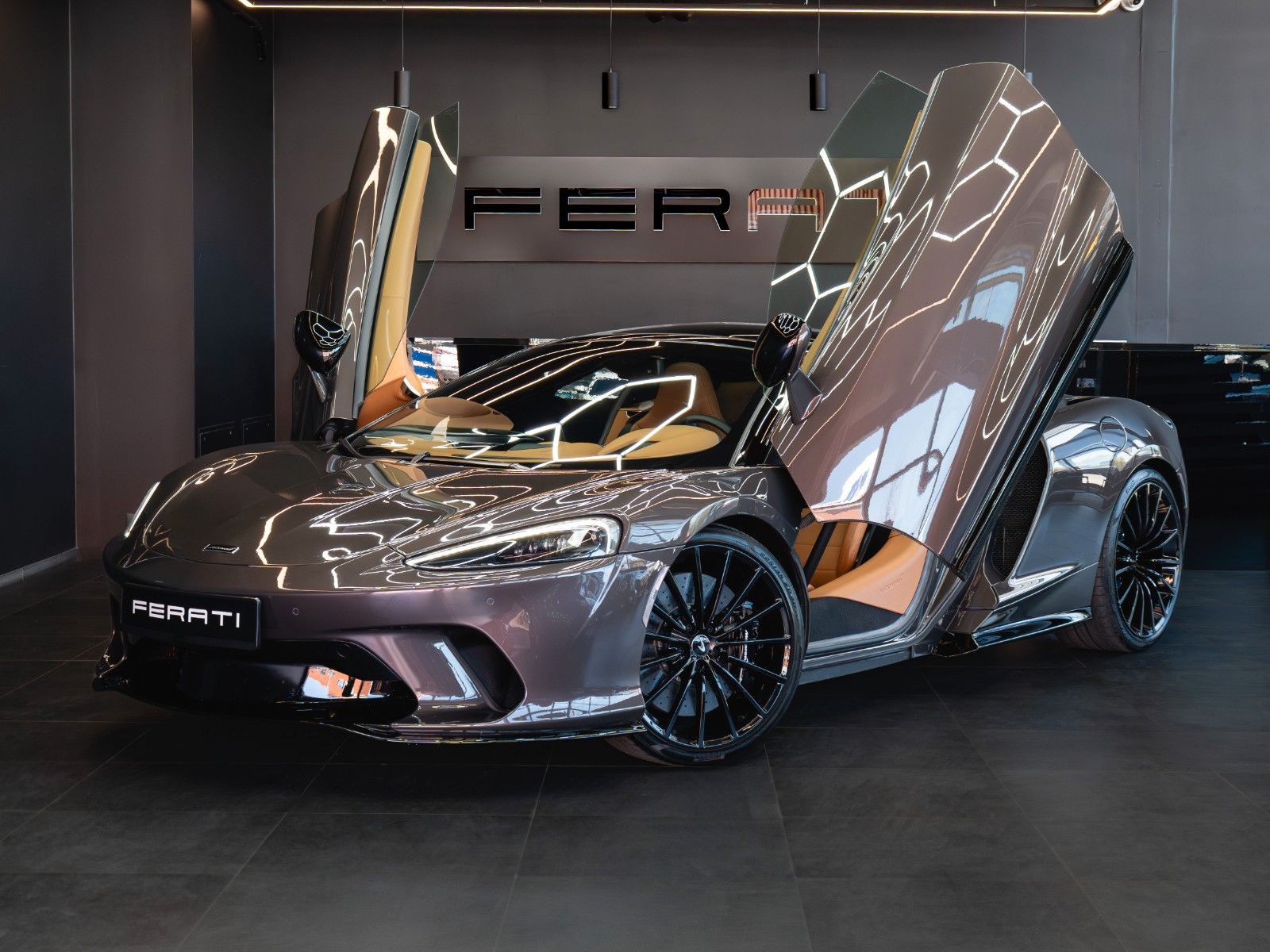 MCLAREN GT