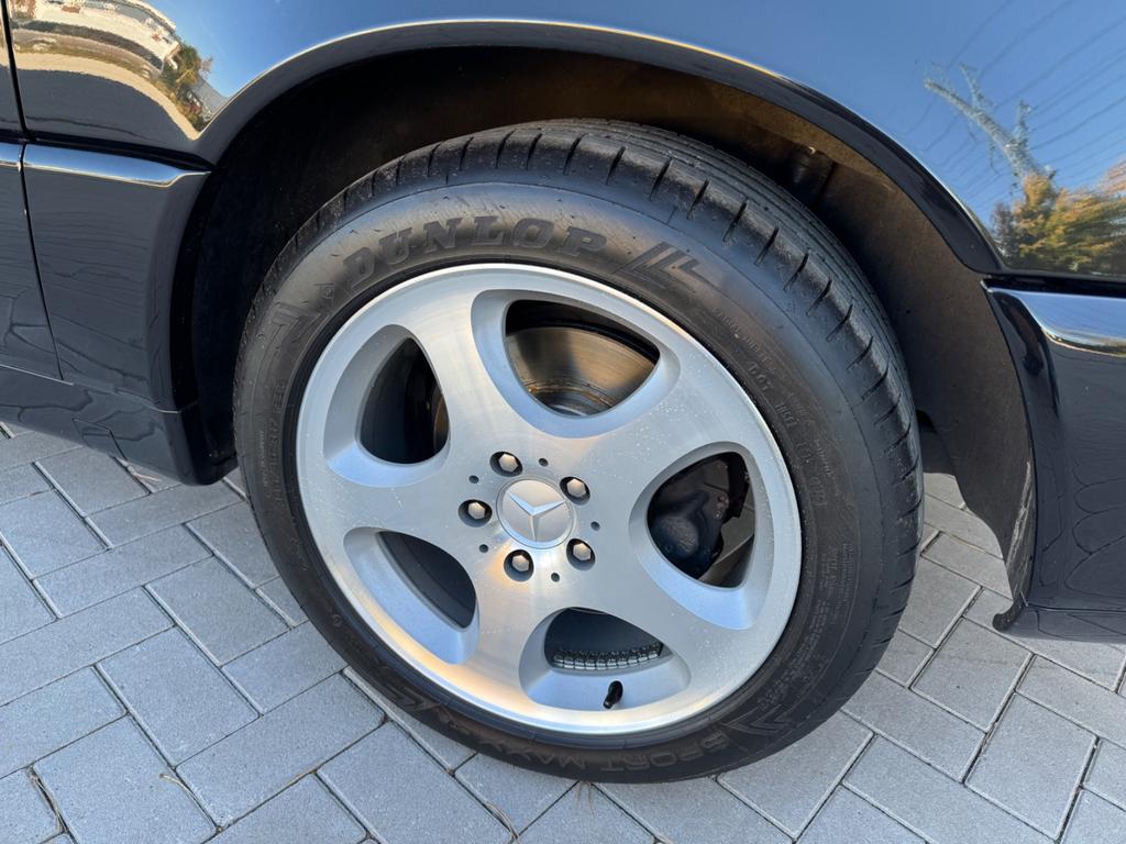 Mercedes-Benz SL 320