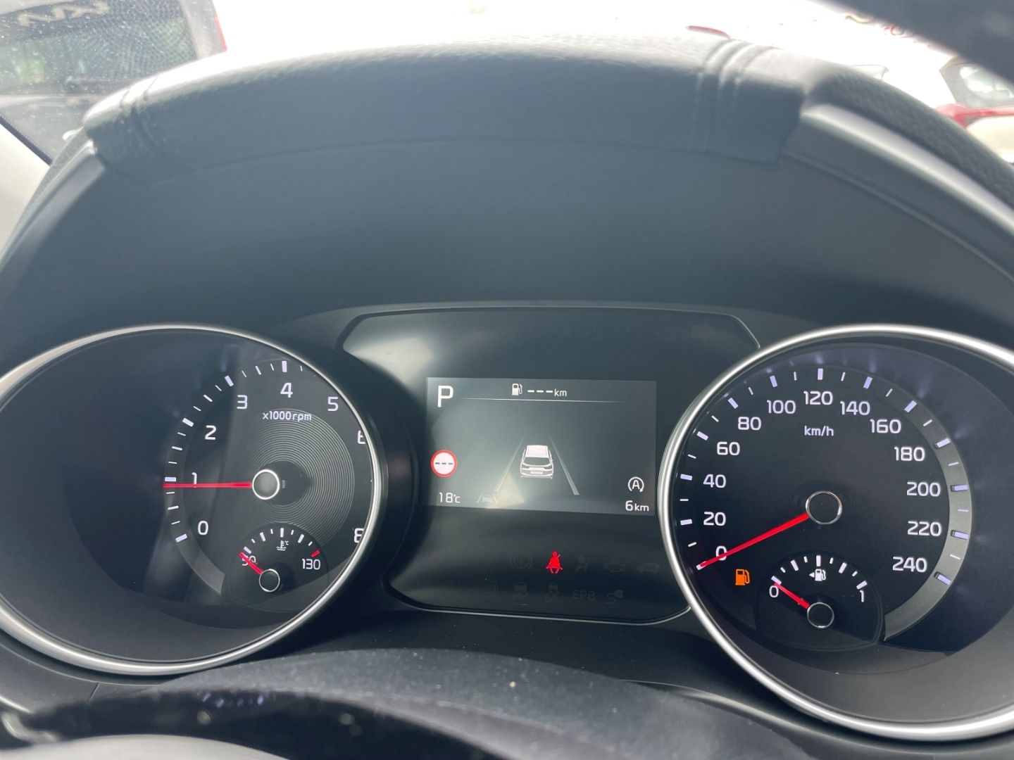 Fahrzeugabbildung Kia Ceed_sw Kamera Verkehrszeichenerk SpurhalteAss