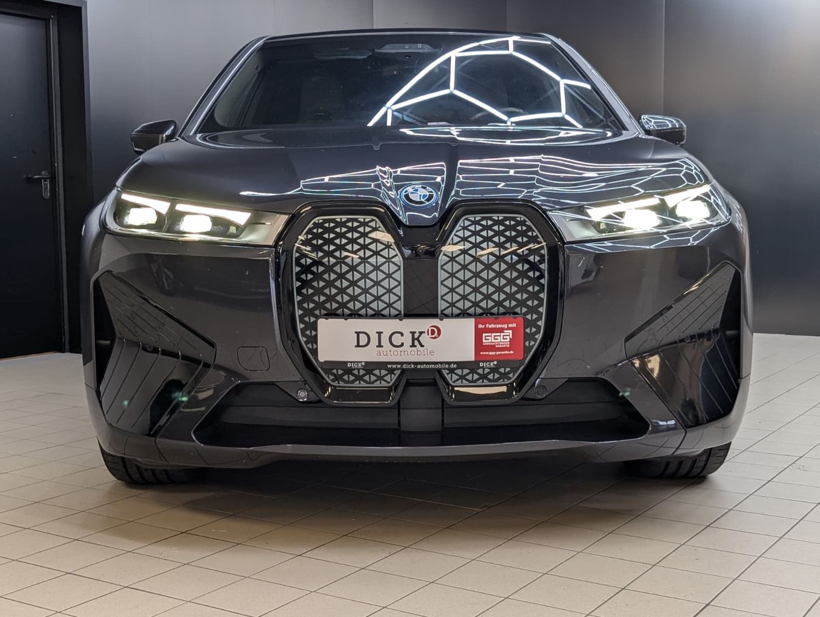 BMW iX 40 xDr M Sport PANO H&K SHZ NAVI LED ACC 360° foto 3