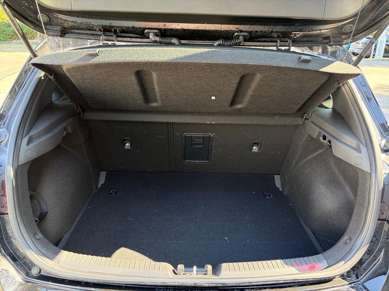 Fahrzeugabbildung Hyundai i30 N-LINE ACC AUT DynLicht Kam. KeyLess KlimaA