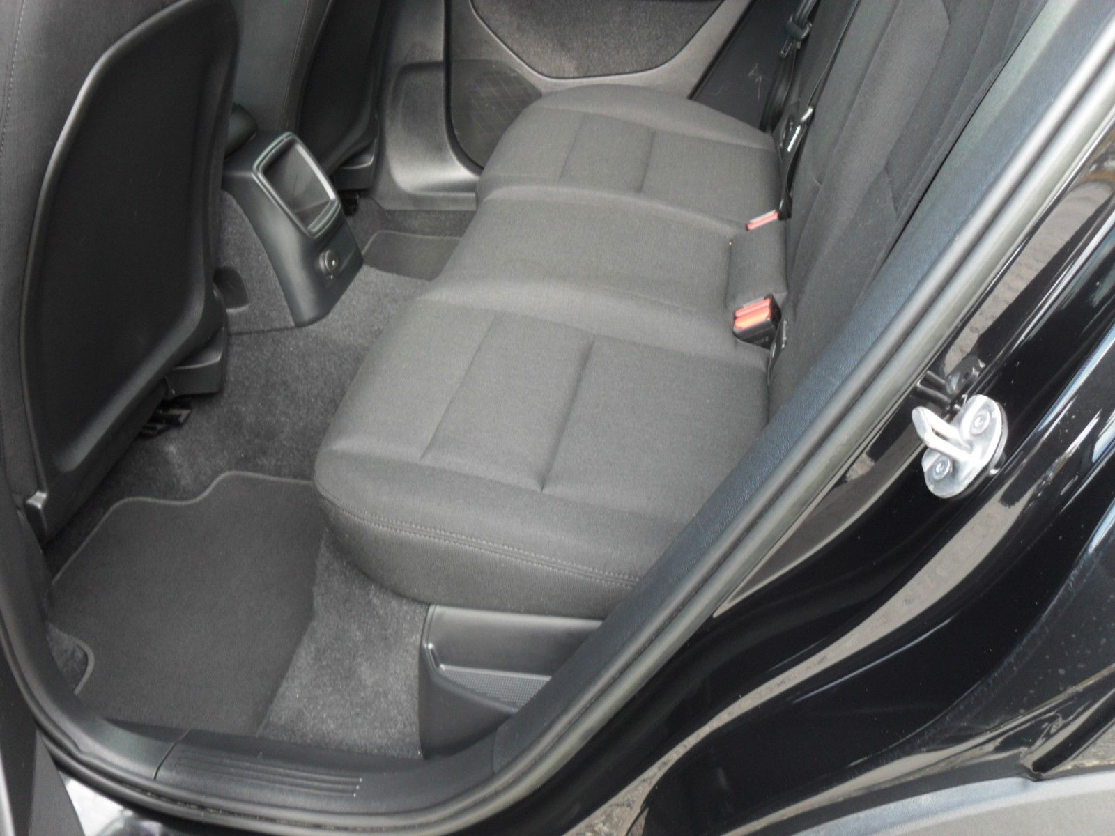 Fahrzeugabbildung Volvo XC40 T4 Essential | AHK | Navi | PDC | SH