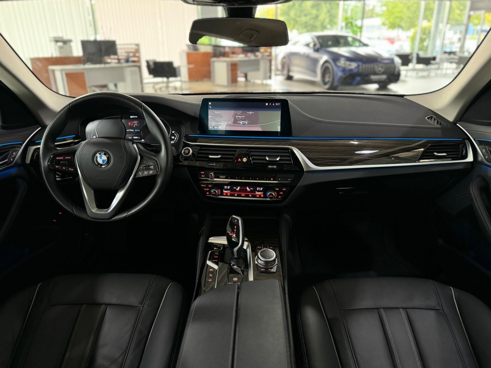 Fahrzeugabbildung BMW 530e xD Luxury Line 360° HUD Laser DAB Komfort